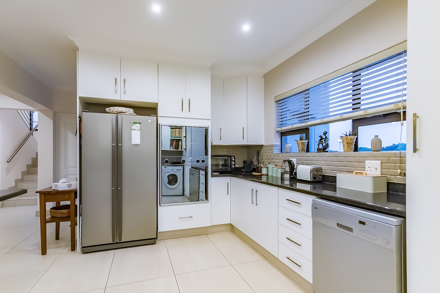 5 Bedroom Property for Sale in Club Milos Estate Free State